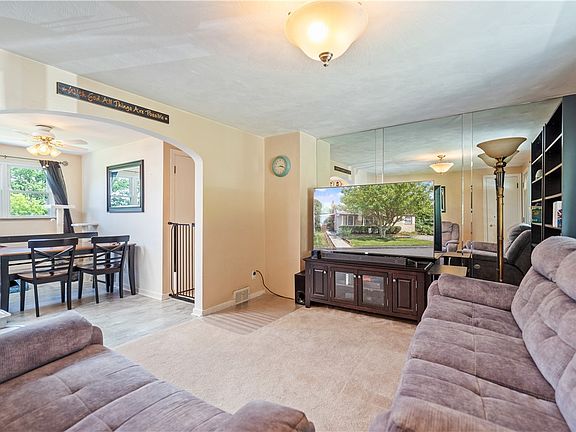 5th image of 166 Carmella Dr