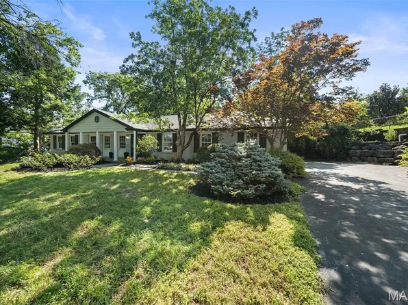 542 White Rose Ln, Saint Louis, MO 63132