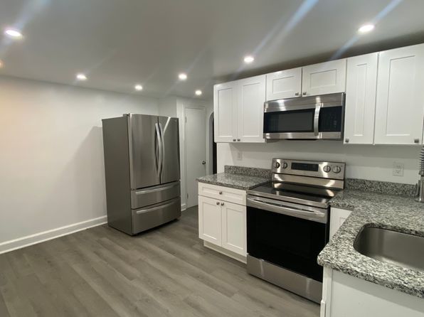214 Columbia St #1