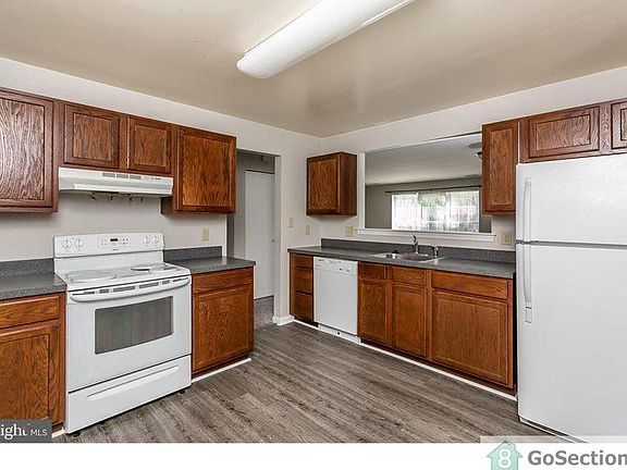 3rd image of 4108 Hunters Hill Cir