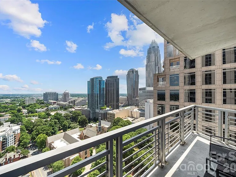333 W Trade St #22 — Photo 2