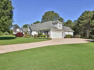 55 Candlewood Dr, Newnan, GA