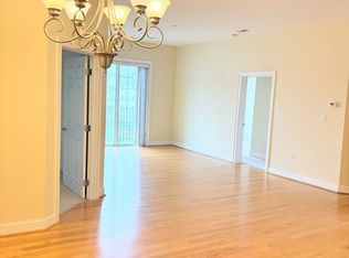 5215 Center St APT 402, Williamsburg, VA 23188