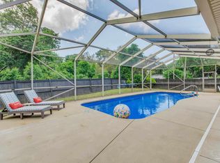 1090 Spanish Moss Dr, Pensacola, FL 32506