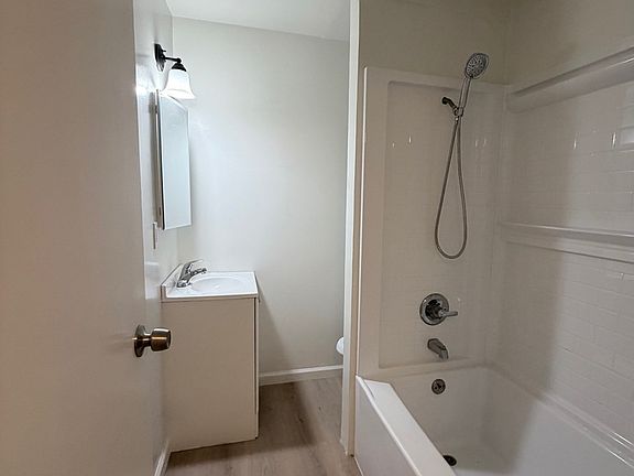 5th image of 50 Merrydale Rd APT 8