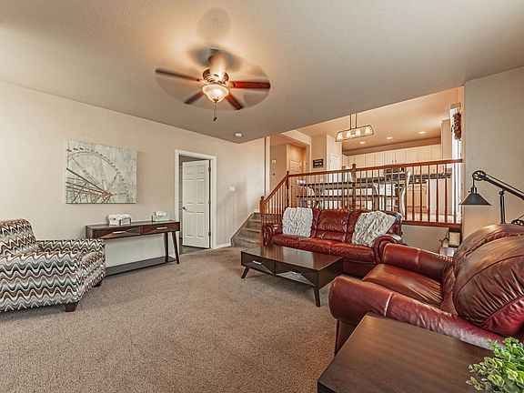 4th image of 2210 Streambank Dr