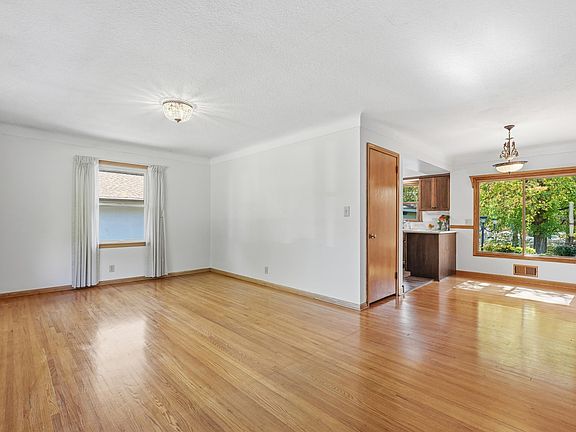 4th image of 1482 Case Ave