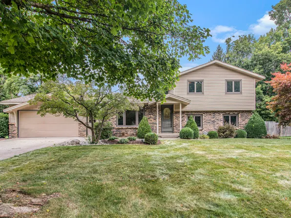 4053 Imperial Dr NW, Grand Rapids, MI 49534