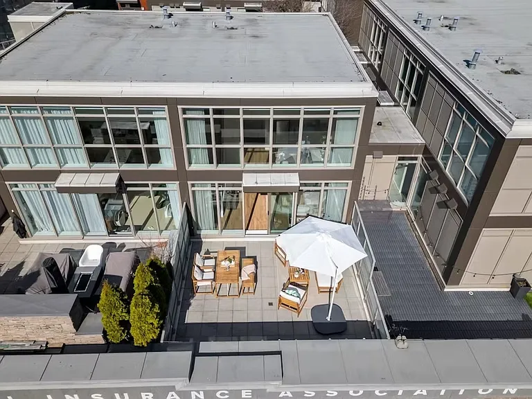 429 W 2nd Ave #310 — Photo 24