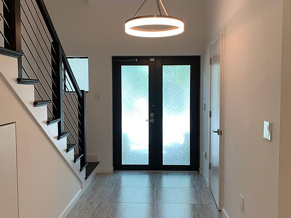 4th image of 1024 NE 33rd St