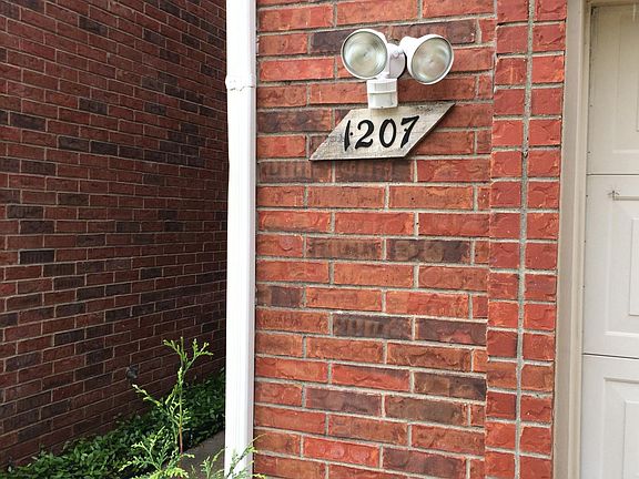 2nd image of 1207 W Hudgins St