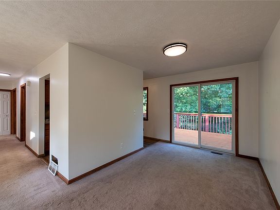 5th image of 115 Fawn Dr