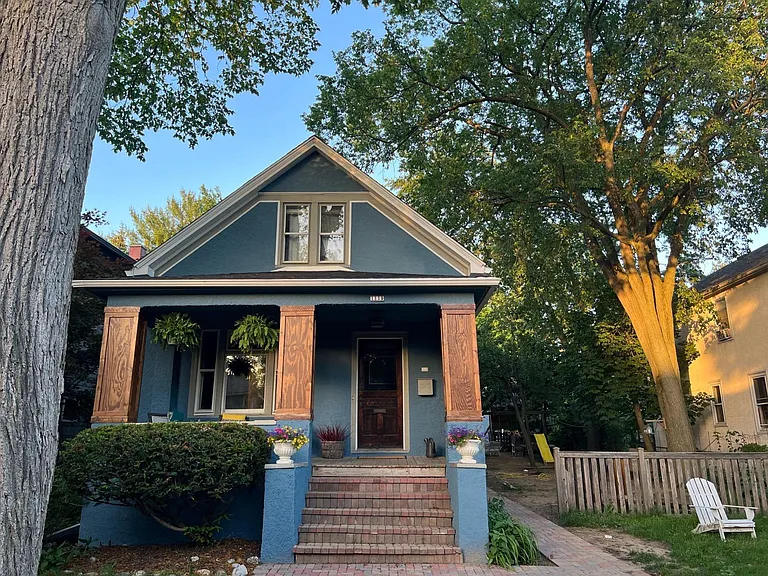 1119 Wesley Ave — Photo 1