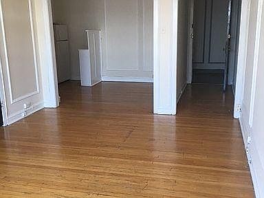 2nd image of 1211 W Elmdale Ave APT 2H