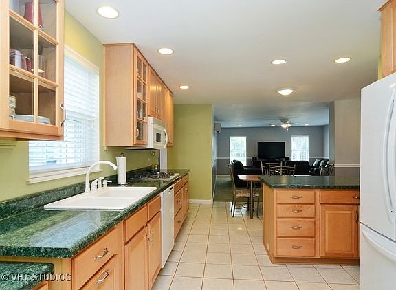 4th image of 156 N Ashland Ave