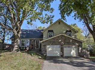 302 NW 59th Pl, Gladstone, MO 64118
