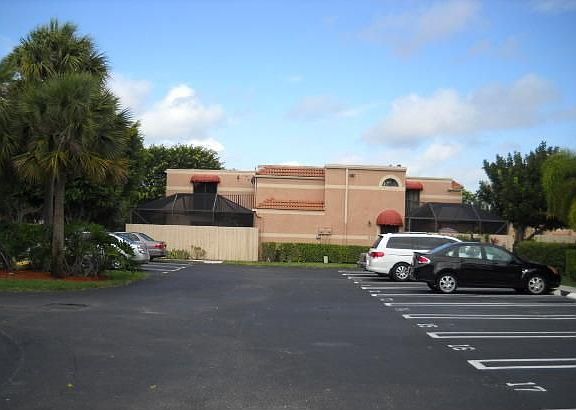4th image of 6187 Seven Springs Blvd