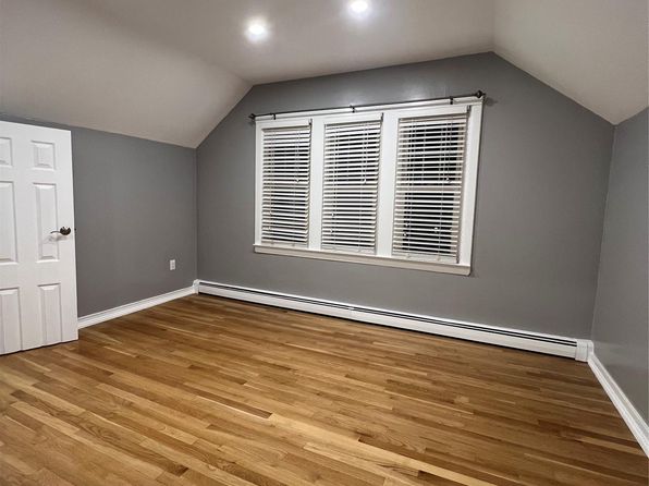 1158 Carlls Straight Path, Dix Hills, NY 11746