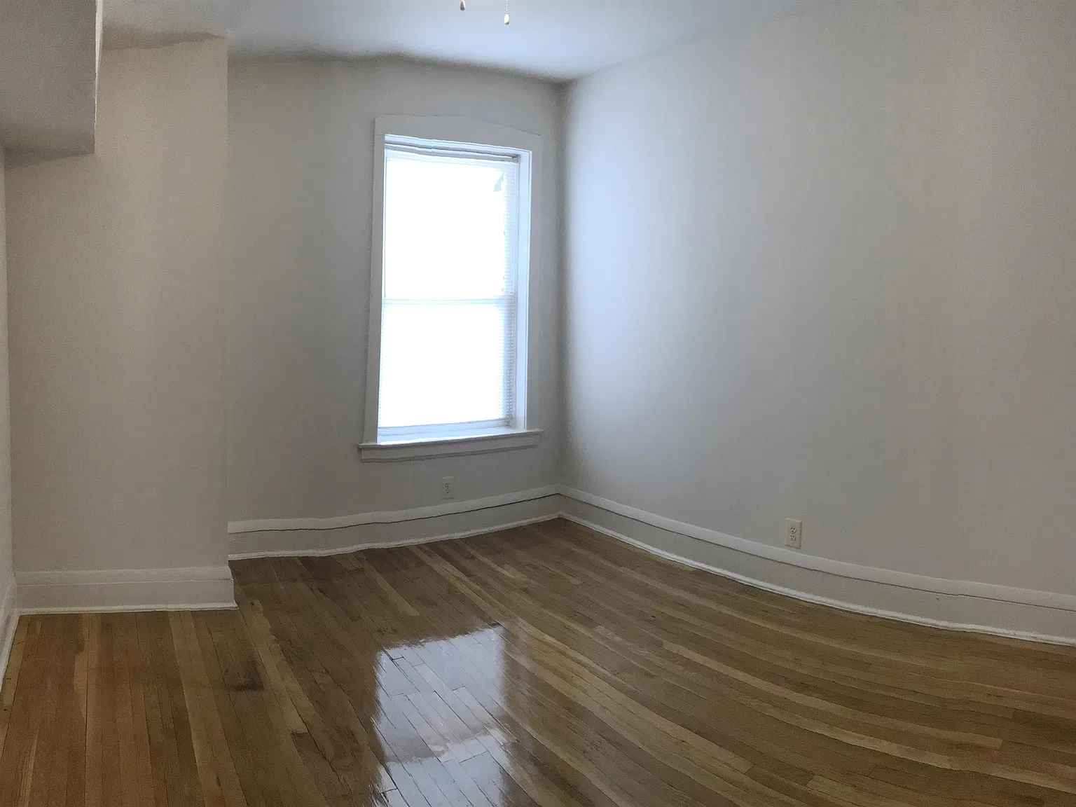 7401 South Rhodes Ave - 7403-3 — Photo 4