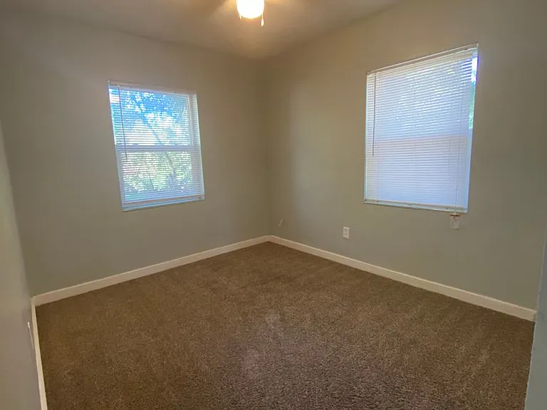 3930 Roswell Dr — Photo 12