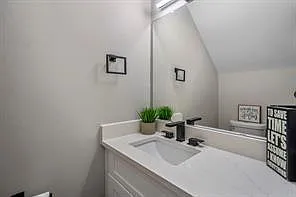 8119 Venus St #B — Photo 14