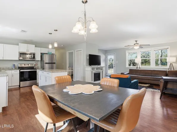 1262 Sea Island Pkwy, Saint Helena Island, SC 29920