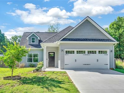 135 Stevenson Dr, Belton, SC, 29627