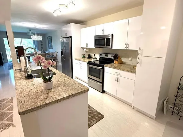 1600 SW 127th Way #208C, Pembroke Pines, FL 33027