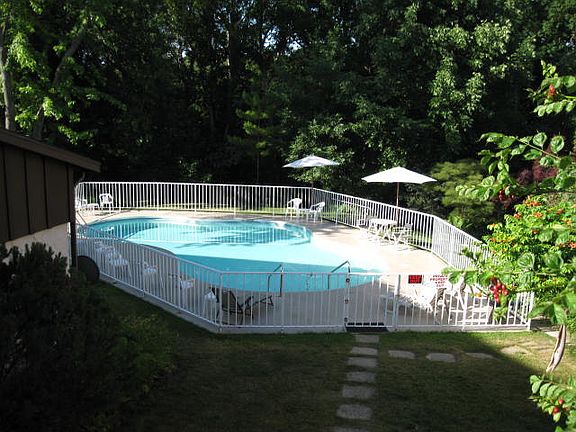 3rd image of 2686 Humboldt Road #9