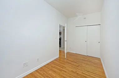 Rented by ER (DO NOT USE)