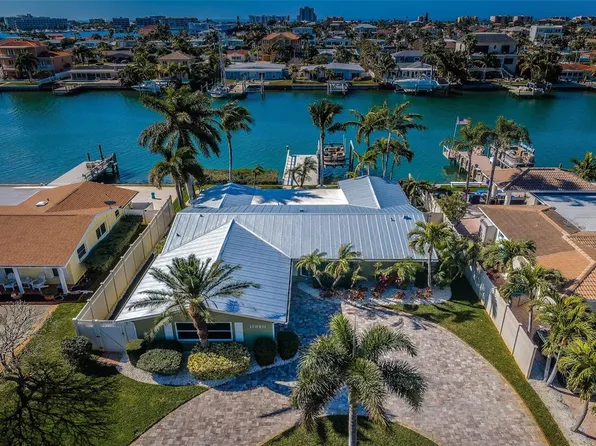11320 8th St E, Treasure Island, FL 33706
