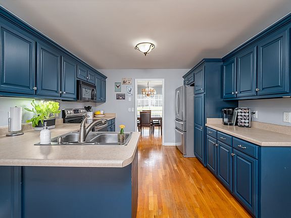 5th image of 102 Epps Wood Ct S