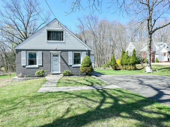 243 Porter Ave, Middlebury, CT 06762