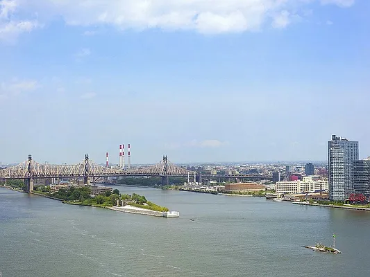 Rented by Sotheby's International Realty | media 10