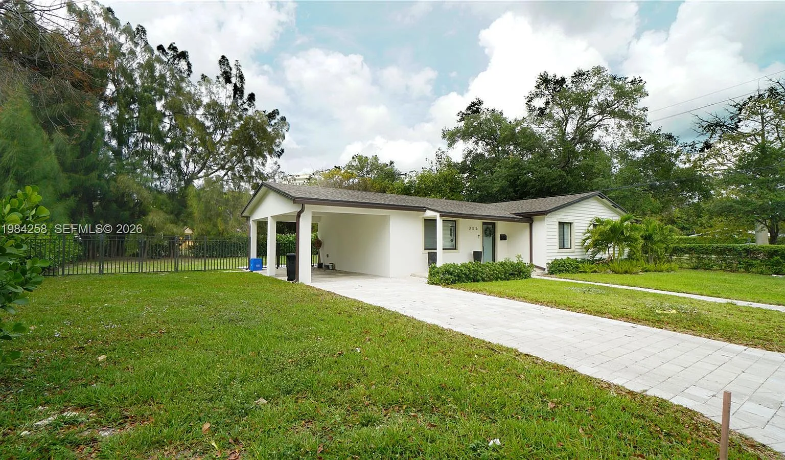 4 bed, 1290 sqft, $6,800 — Photo 2