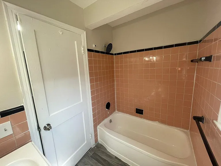 Detroit Luxury Living Apartments — Photo 30