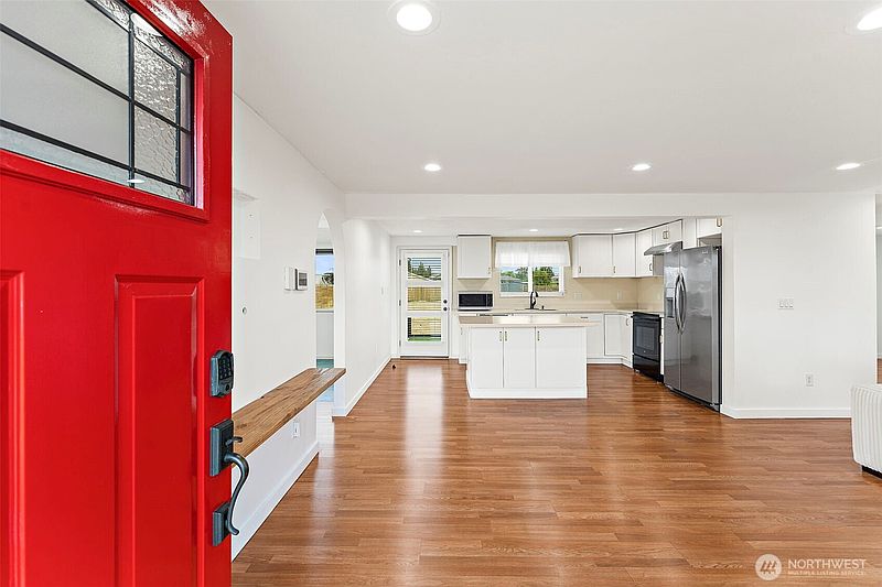 3rd image of 5103 Filbert Lane SW