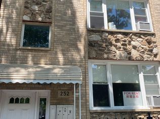 252 W Alexander St #3F, Chicago, IL 60616