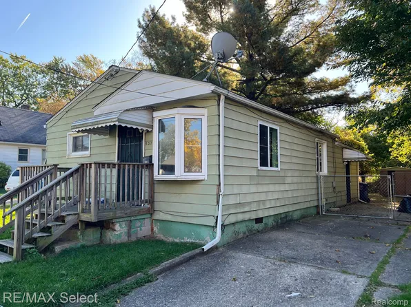 657 Barrie Ave, Flint, MI 48507