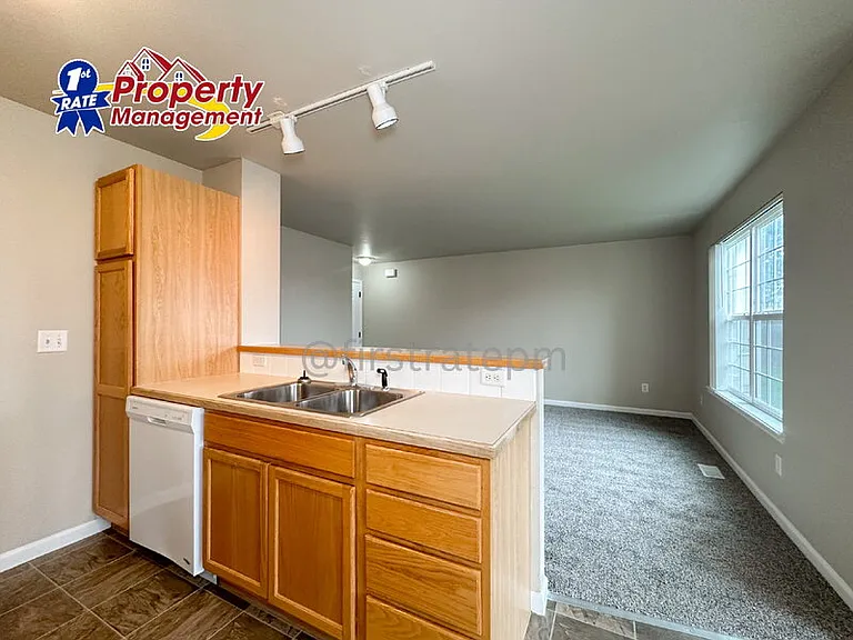 10151 W Garverdale Ln #201 — Photo 12