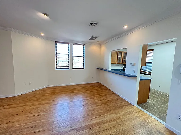 258 Barrow St #4C — Photo 2