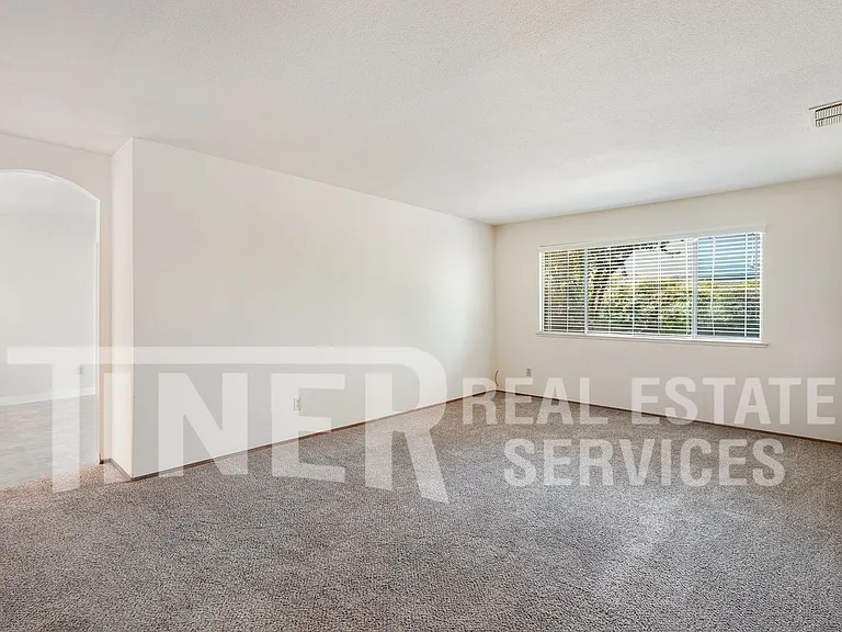 3000 Nikol St — Photo 9