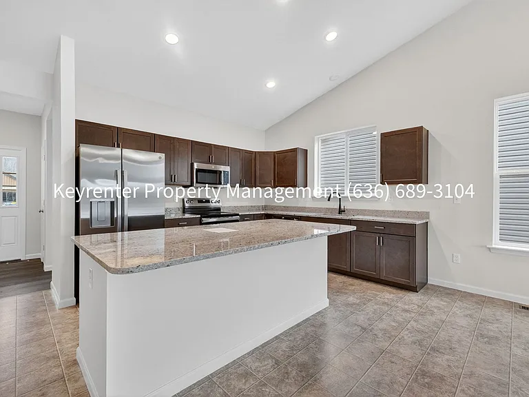 825 Cedarwood Dr — Photo 5