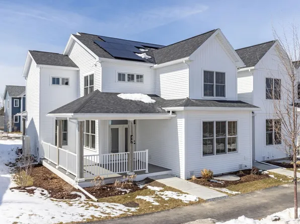 427 Old Farm Road, South Burlington, VT 05403