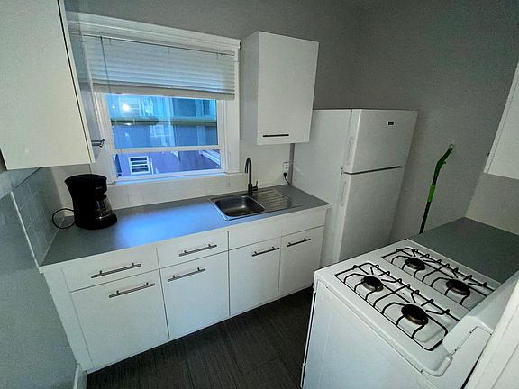 3rd image of 830 Park Blvd APT 202