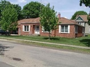 110 E Church St, Earlville, IL 60518