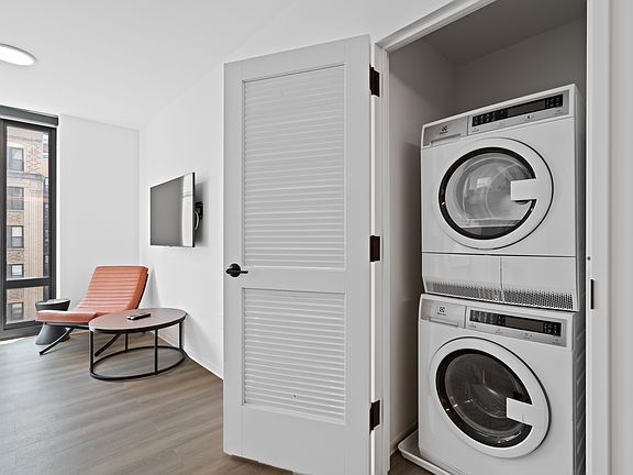 3rd image of 415 W 120th St APT 9C