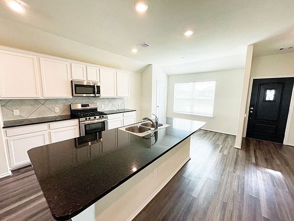 3rd image of 5823 Big Bluestem Ln