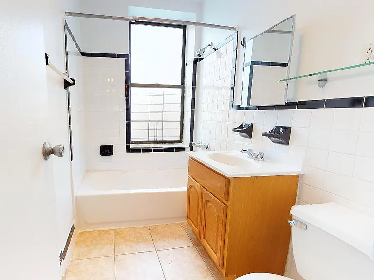 247 W 116th St #5D — Photo 5