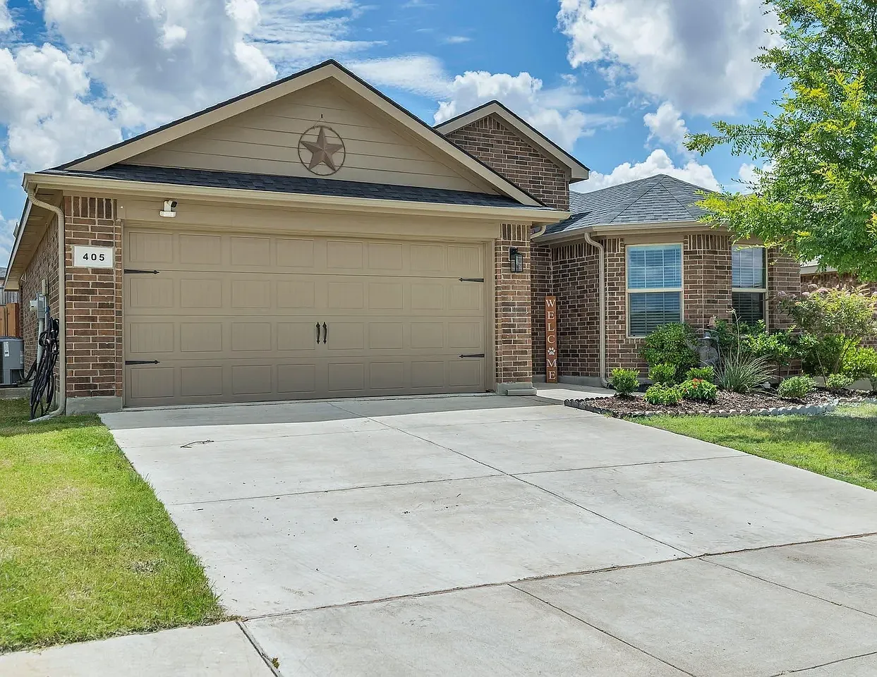 4 bed, 1786 sqft, $2,275 — Photo 1